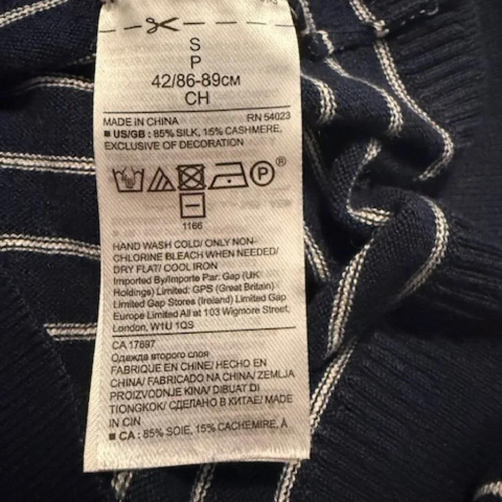 Banana Republic "Hello Weekend" Striped Navy Crewneck Sweater - Size Small - Picture 8 of 8